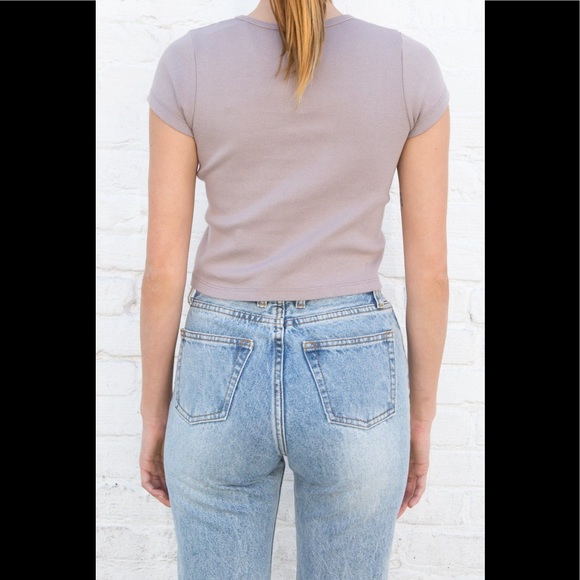 Brandy Melville Ashlyn purple taupe v notch top - Picture 3 of 5